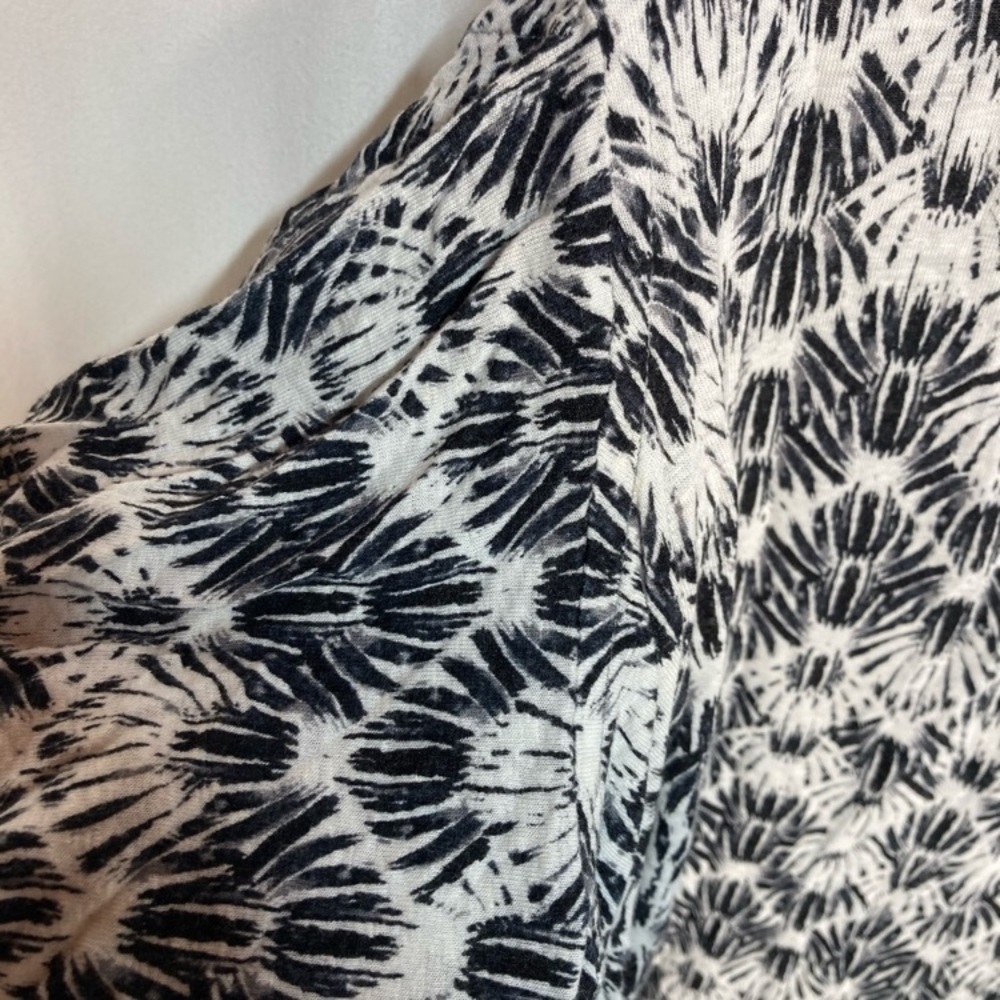 ✨We The Free flowy printed cold shoulder blouse - Picture 10 of 10